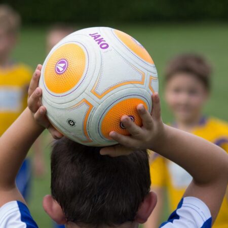 Der Einwurf beim Fussball